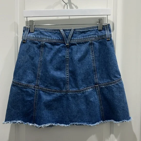 Veronica Beard Lavelle Denim Mini Skirt Sz 8 - Picture 8 of 10